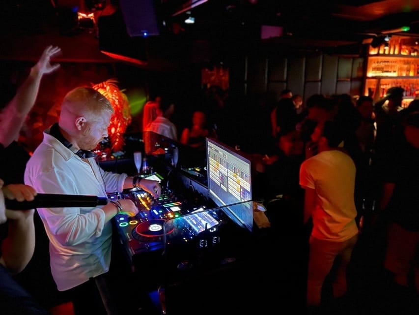 Ludwig's Private Red Light Pub Crawl with VIP Club Entry